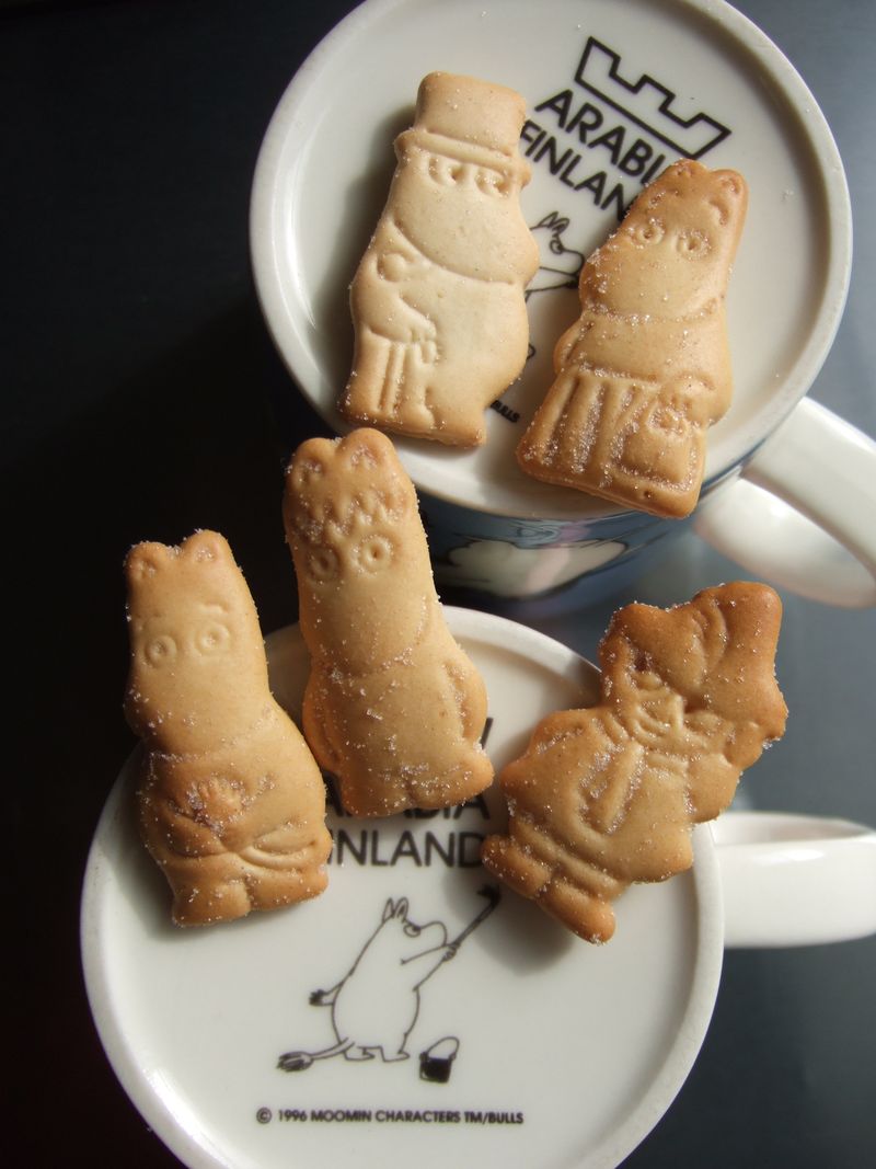 Moomin crackers