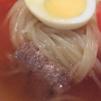 赤く冷たいスープ。 Morioka reimen