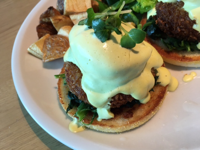 Crab cake benedict