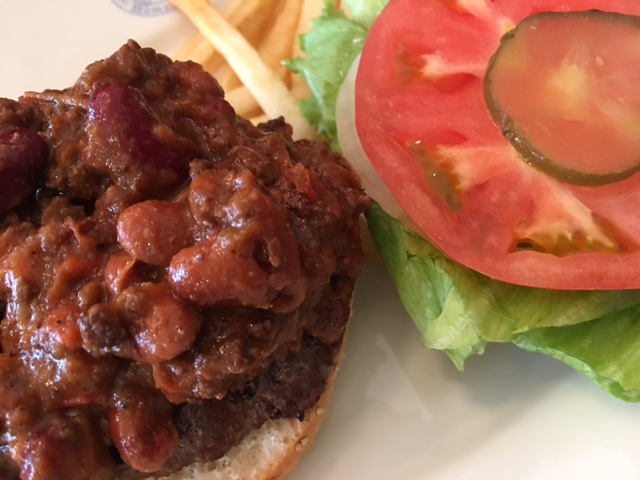 Chili burger